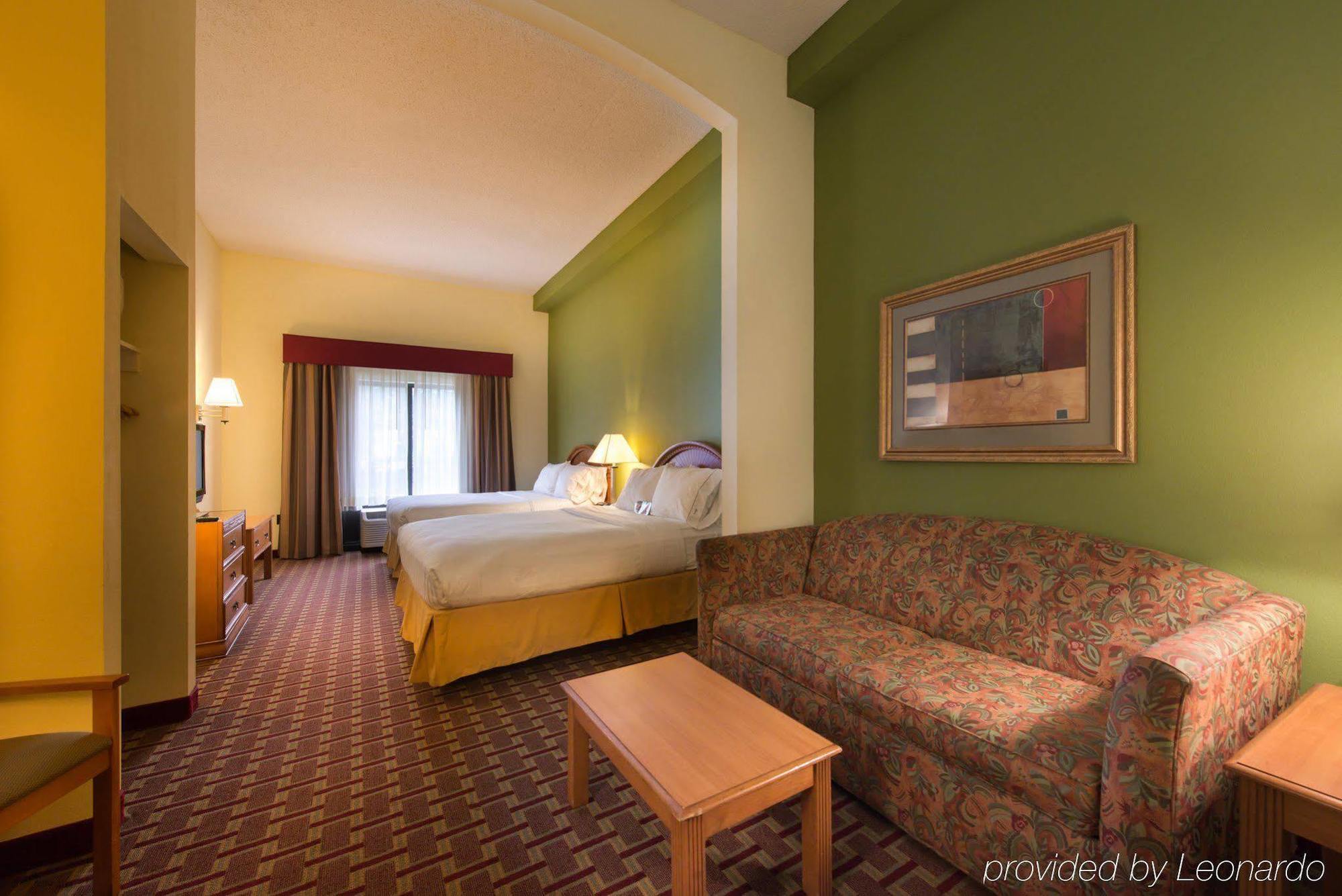 Holiday Inn Express Hotel & Suites Tampa-Anderson Road-Veterans Exp By Ihg West Chase Εξωτερικό φωτογραφία